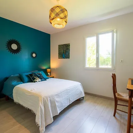 Bungalow Confortable Avec Piscine Vakantiehuis *
