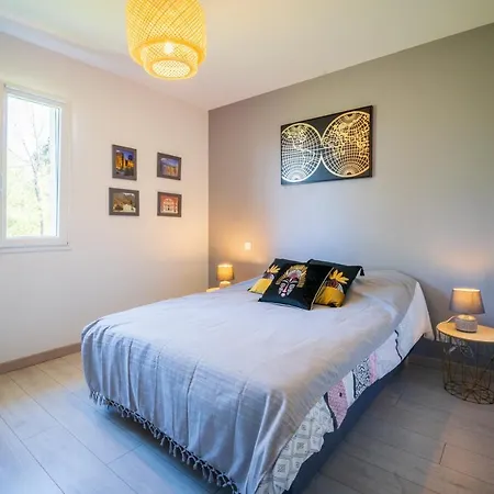 Bungalow Confortable Avec Piscine
