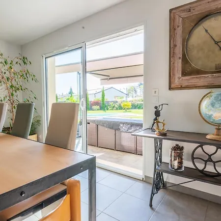 Bungalow Confortable Avec Piscine