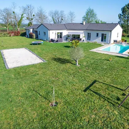 Vakantiehuis Bungalow Confortable Avec Piscine *