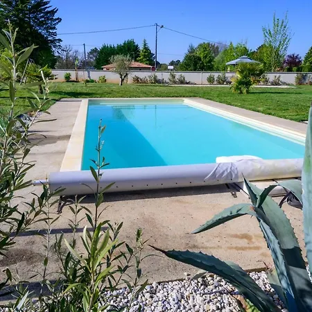 Bungalow Confortable Avec Piscine Vakantiehuis