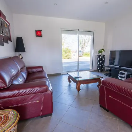 Bungalow Confortable Avec Piscine Vakantiehuis *